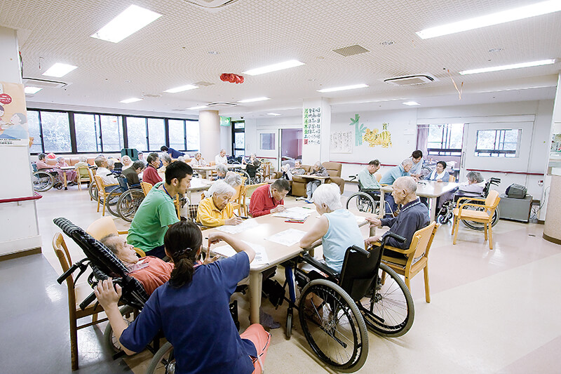 【介護老人保健施設さくらんぼ】＿正社員＿介護職・ヘルパー_2