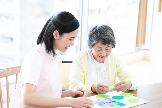 これってどう違うの？間違えやすい介護職の人材紹介と人材派遣の違い。